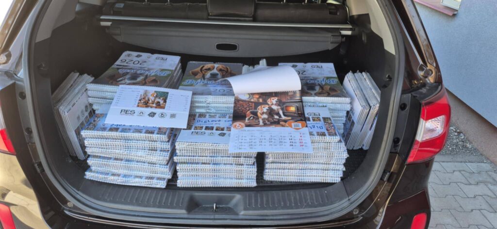 Kalendáře vyzvednuty a příští týden začne distribuce